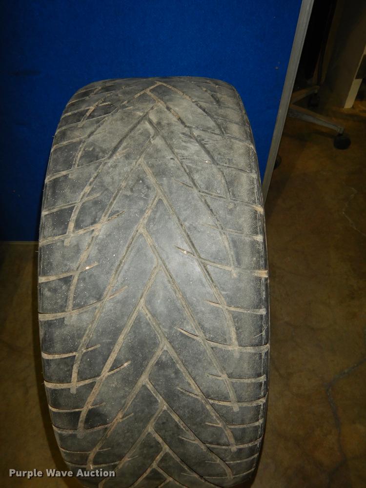 image for item EC9978 (4) tires and wheels