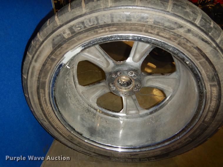 image for item EC9978 (4) tires and wheels