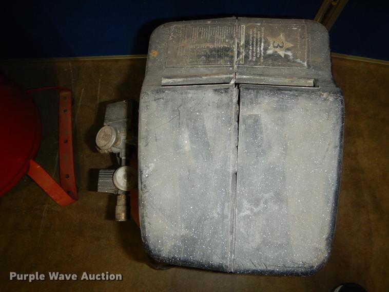 image for item EC9988 Air compressors