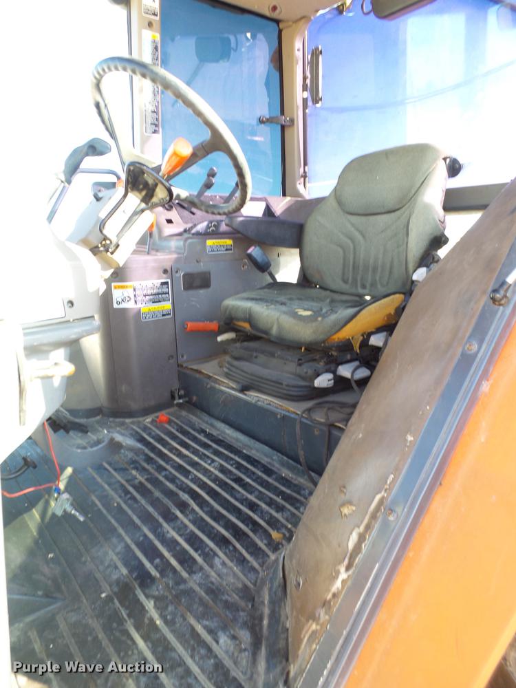 image for item BJ9874 Kubota M110 tractor