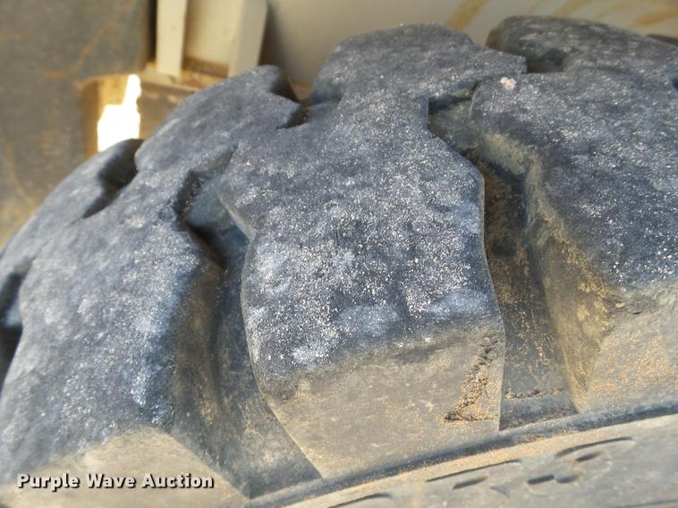 image for item BJ9876 Komatsu FG40T rough terrain forklift