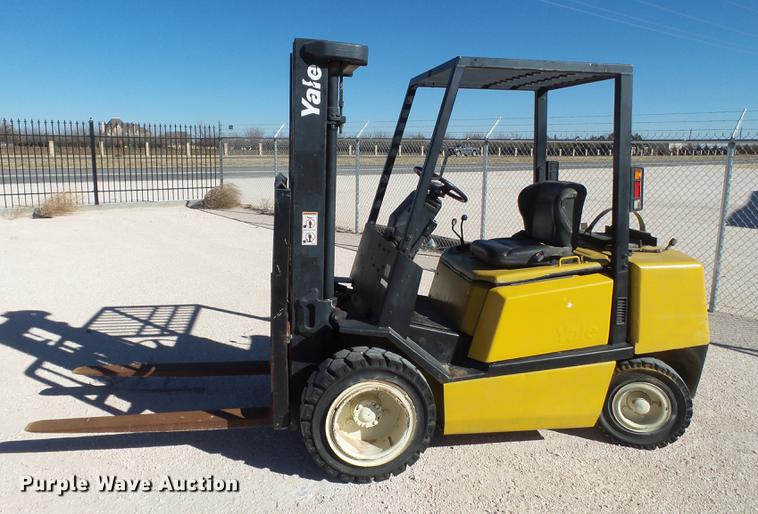 image for item BJ9877 Yale forklift