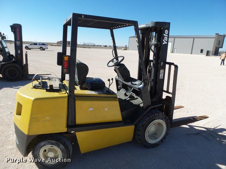 image for item BJ9877 Yale forklift