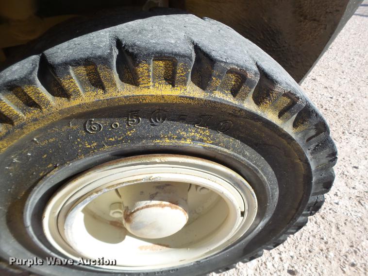 image for item BJ9877 Yale forklift