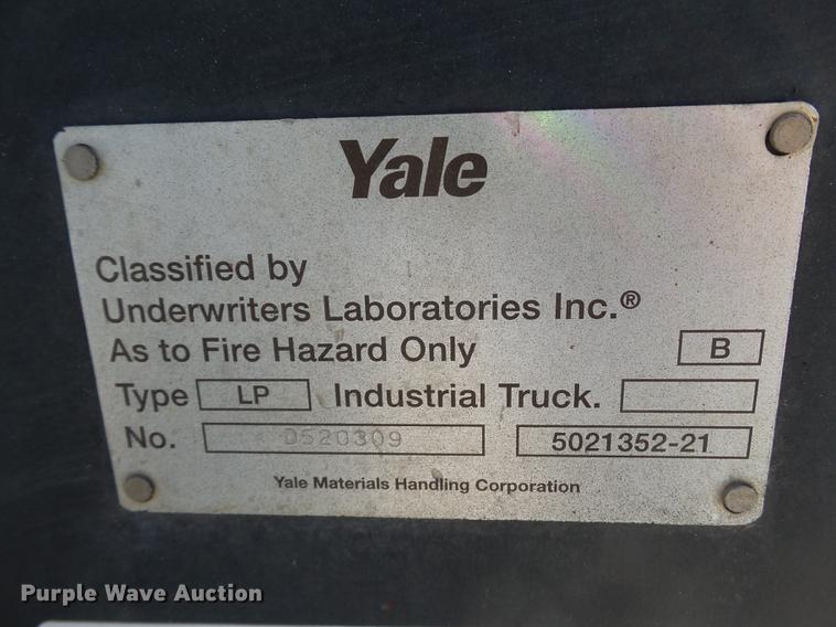 image for item BJ9877 Yale forklift