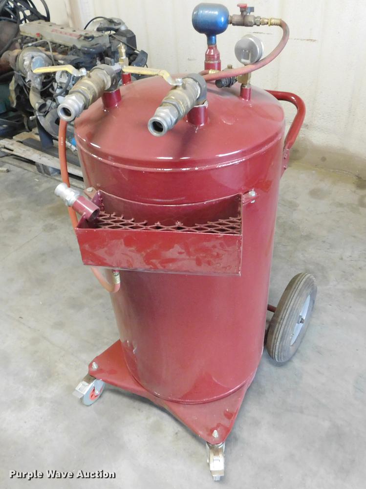 image for item BU9546 EZ Vac oil reclaimer