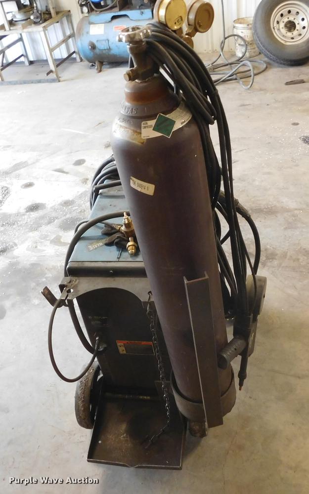 image for item BU9560 Miller Millermatic 300 welder