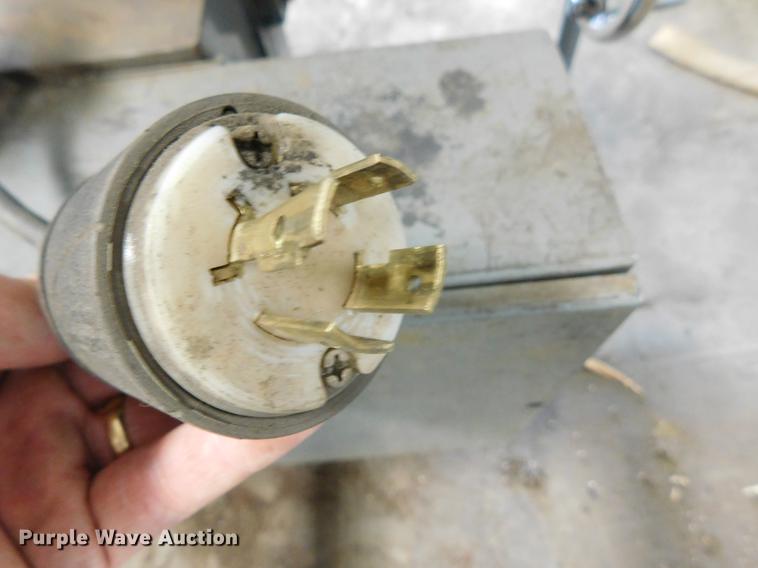 image for item BU9561 Wilton 7040 band saw