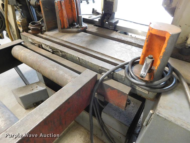 image for item BU9561 Wilton 7040 band saw