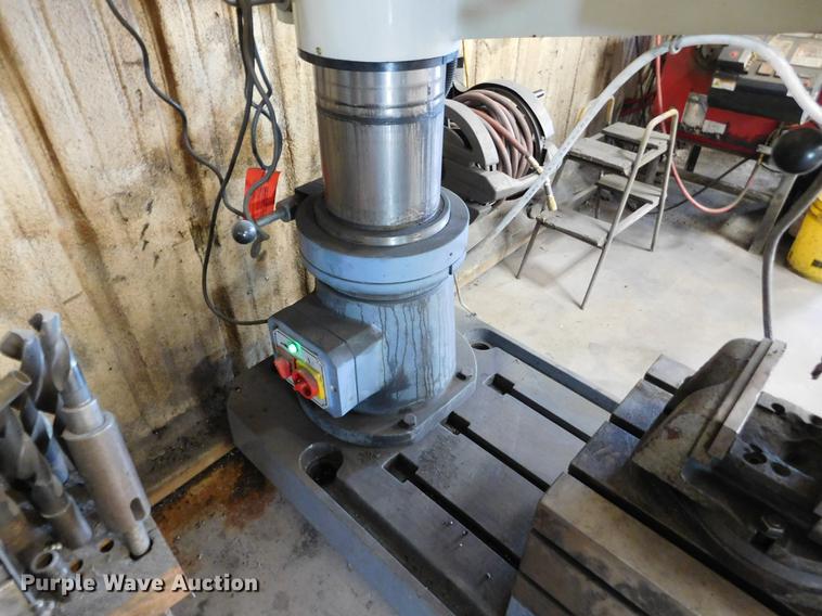 image for item BU9566 2015 KBC 23032X10 radial drill