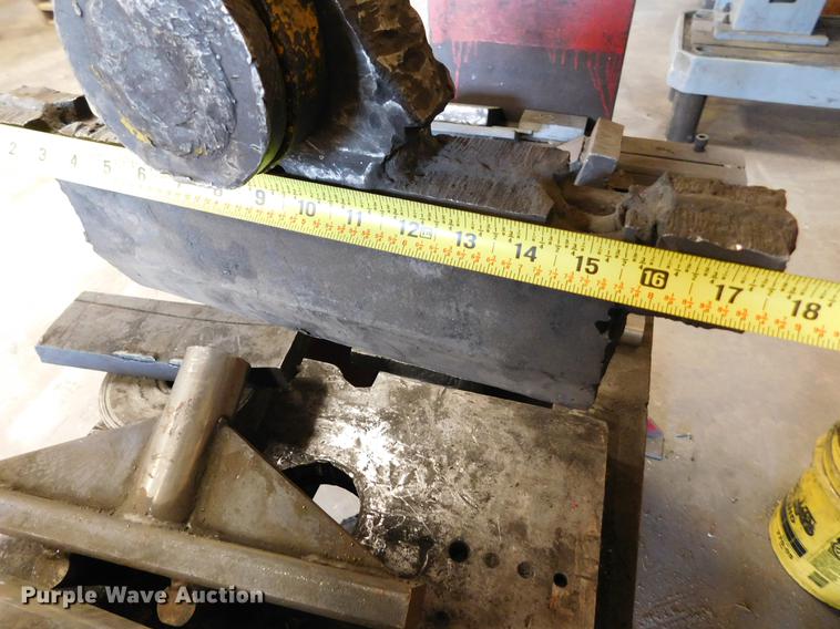 image for item BU9567 Hydraulic press