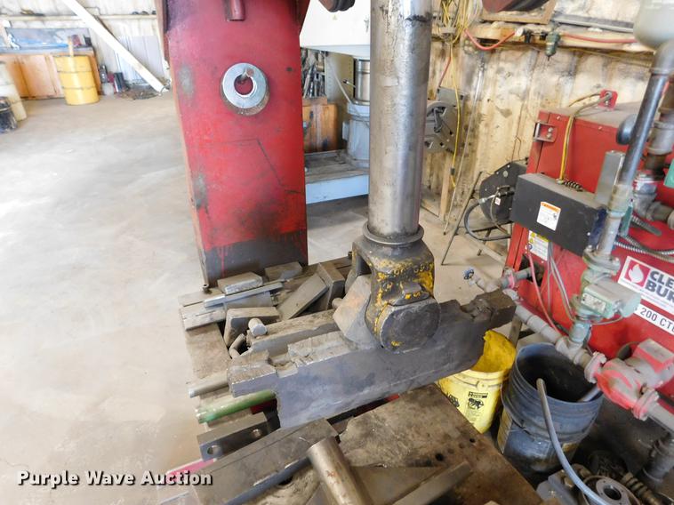 image for item BU9567 Hydraulic press