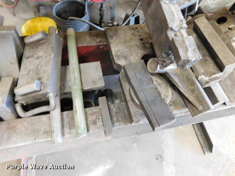 image for item BU9567 Hydraulic press