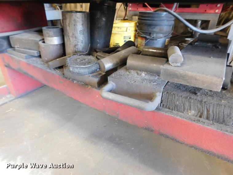 image for item BU9567 Hydraulic press