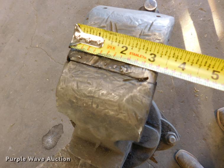 image for item BU9574 Welding table