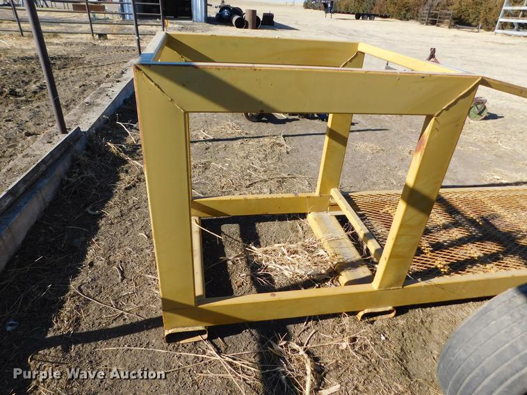 image for item BU9580 Forklift mount side scaffolding