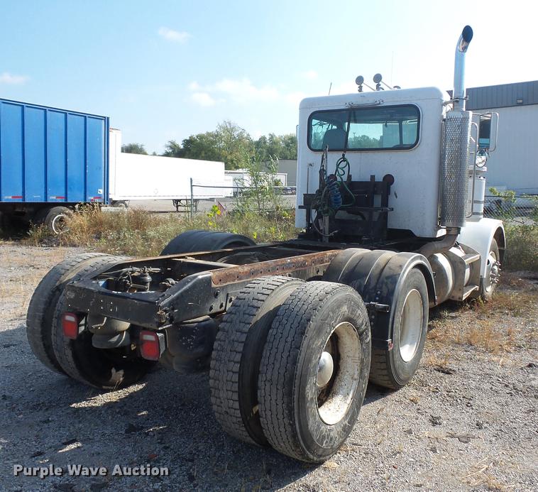 image for item DA0777 1996 Peterbilt 378 semi truck