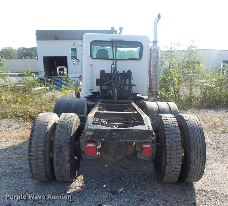 image for item DA0777 1996 Peterbilt 378 semi truck