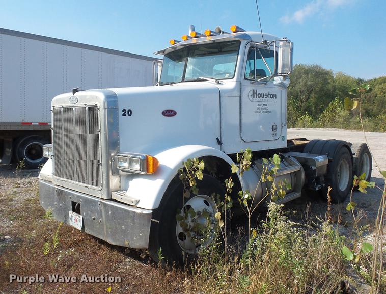 image for item DA0777 1996 Peterbilt 378 semi truck