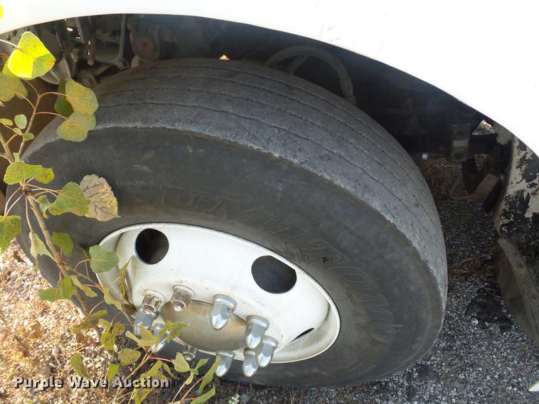 image for item DA0777 1996 Peterbilt 378 semi truck