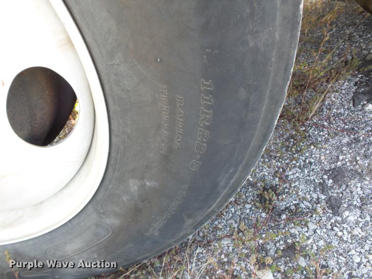 image for item DA0777 1996 Peterbilt 378 semi truck