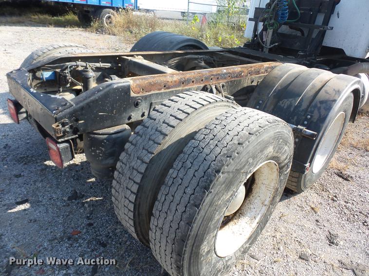 image for item DA0777 1996 Peterbilt 378 semi truck