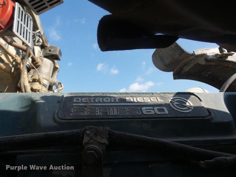 image for item DA0777 1996 Peterbilt 378 semi truck