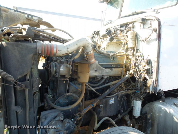 image for item DA0777 1996 Peterbilt 378 semi truck