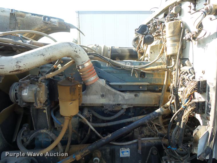 image for item DA0777 1996 Peterbilt 378 semi truck