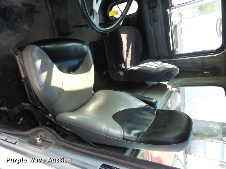 image for item DA0777 1996 Peterbilt 378 semi truck