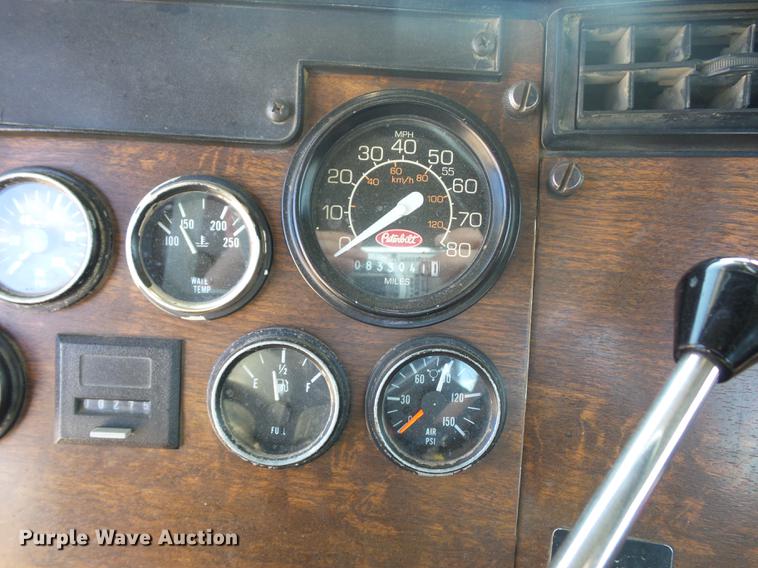 image for item DA0777 1996 Peterbilt 378 semi truck
