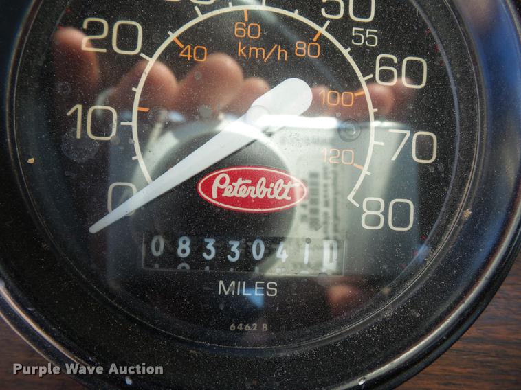 image for item DA0777 1996 Peterbilt 378 semi truck