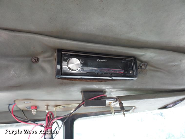 image for item DA0777 1996 Peterbilt 378 semi truck