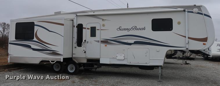 image for item DA6563 2011 Sunnybrook camper
