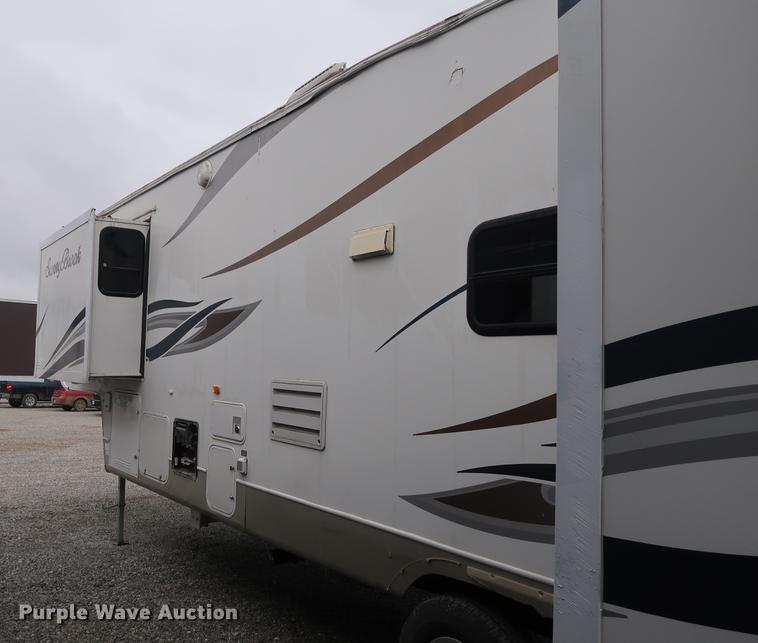 image for item DA6563 2011 Sunnybrook camper