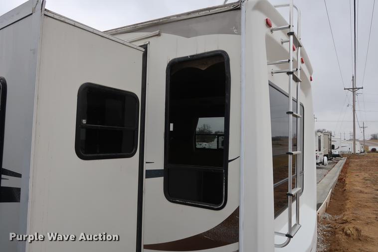 image for item DA6563 2011 Sunnybrook camper