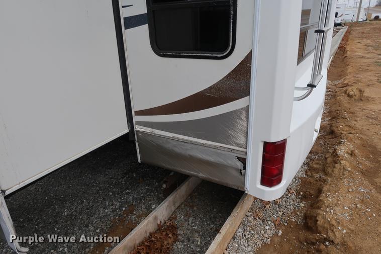 image for item DA6563 2011 Sunnybrook camper