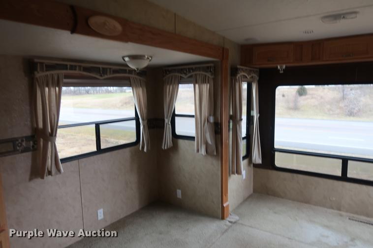 image for item DA6563 2011 Sunnybrook camper