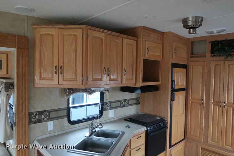 image for item DA6563 2011 Sunnybrook camper