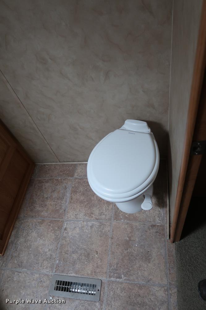 image for item DA6563 2011 Sunnybrook camper