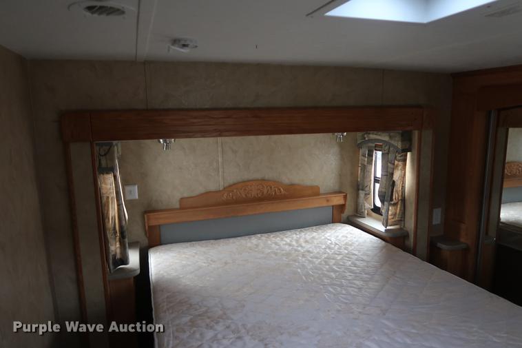 image for item DA6563 2011 Sunnybrook camper