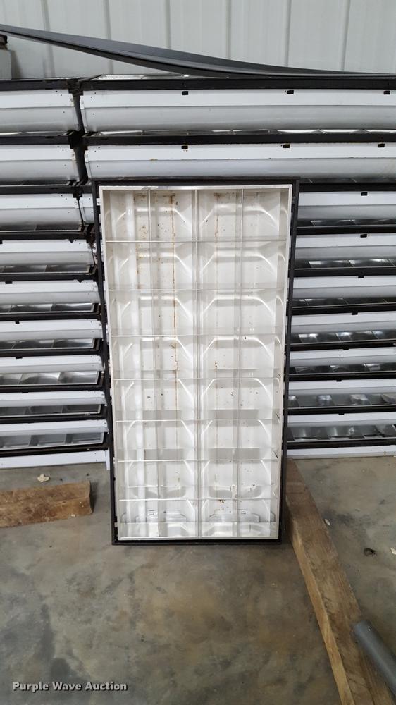 image for item DA8646 Approximately (80) florescent lights