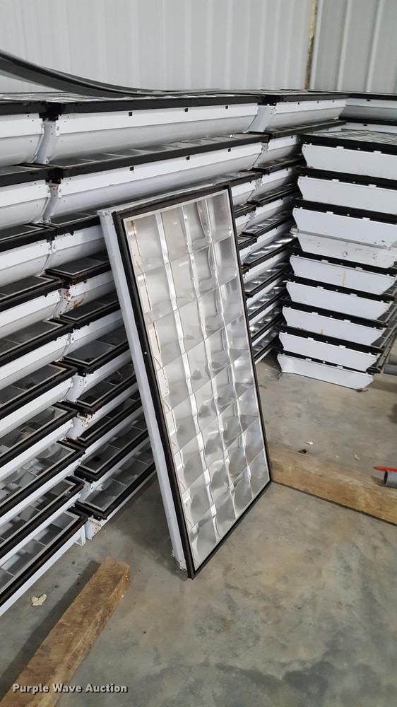 image for item DA8646 Approximately (80) florescent lights