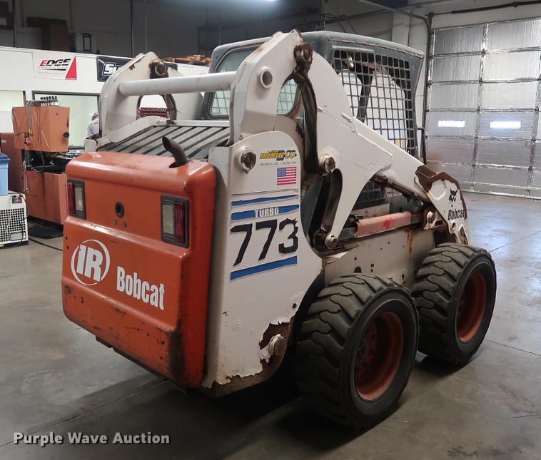 image for item DA8665 2001 Bobcat 773 skid steer