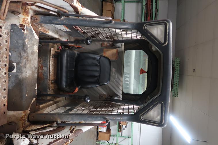 image for item DA8665 2001 Bobcat 773 skid steer