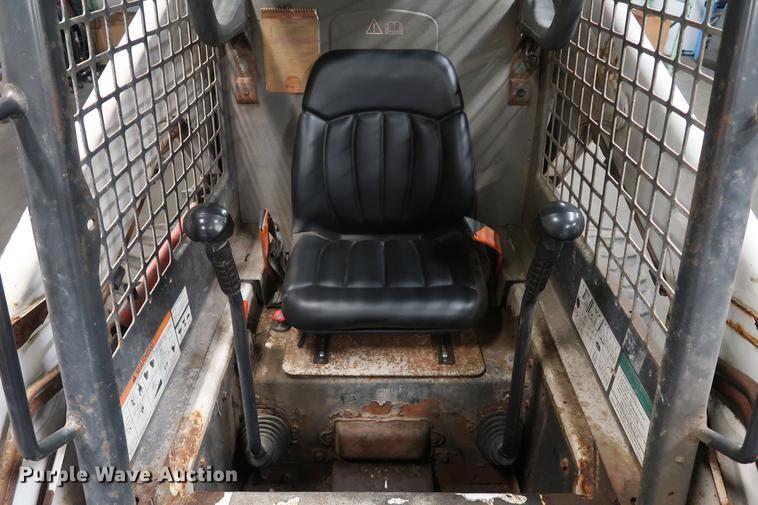 image for item DA8665 2001 Bobcat 773 skid steer