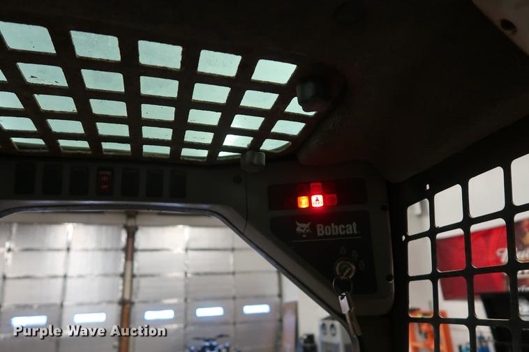 image for item DA8665 2001 Bobcat 773 skid steer