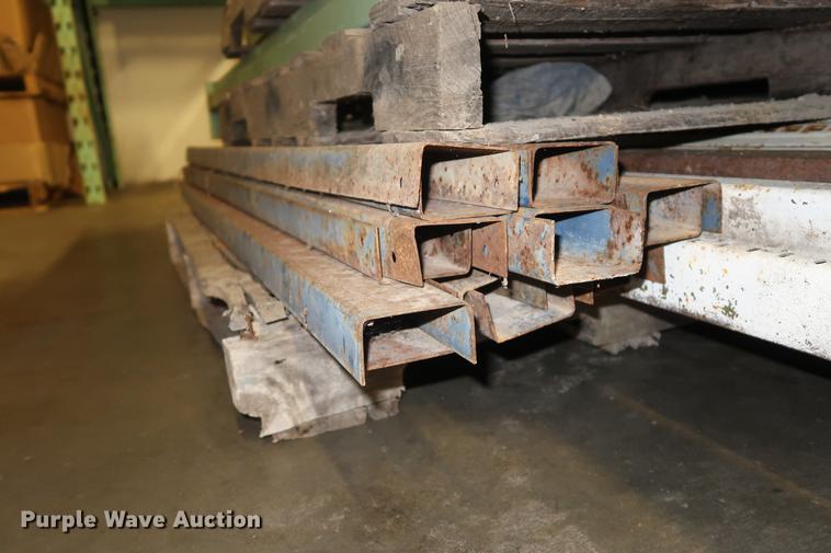 image for item DA8666 Pallet racking