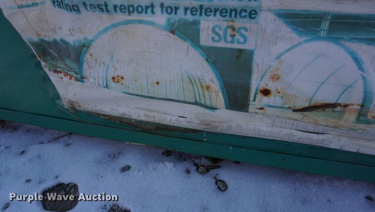image for item DB0333 Quonset hut building