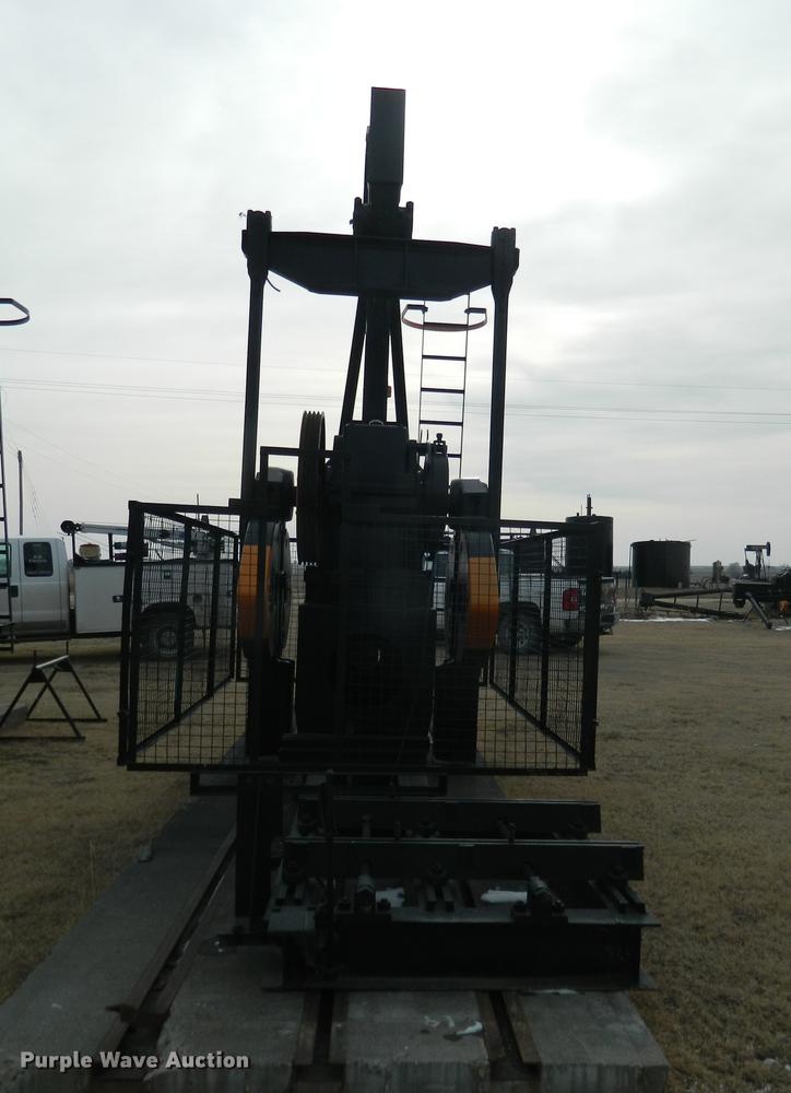 image for item DB6685 Lufkin 160 oil field pump jack